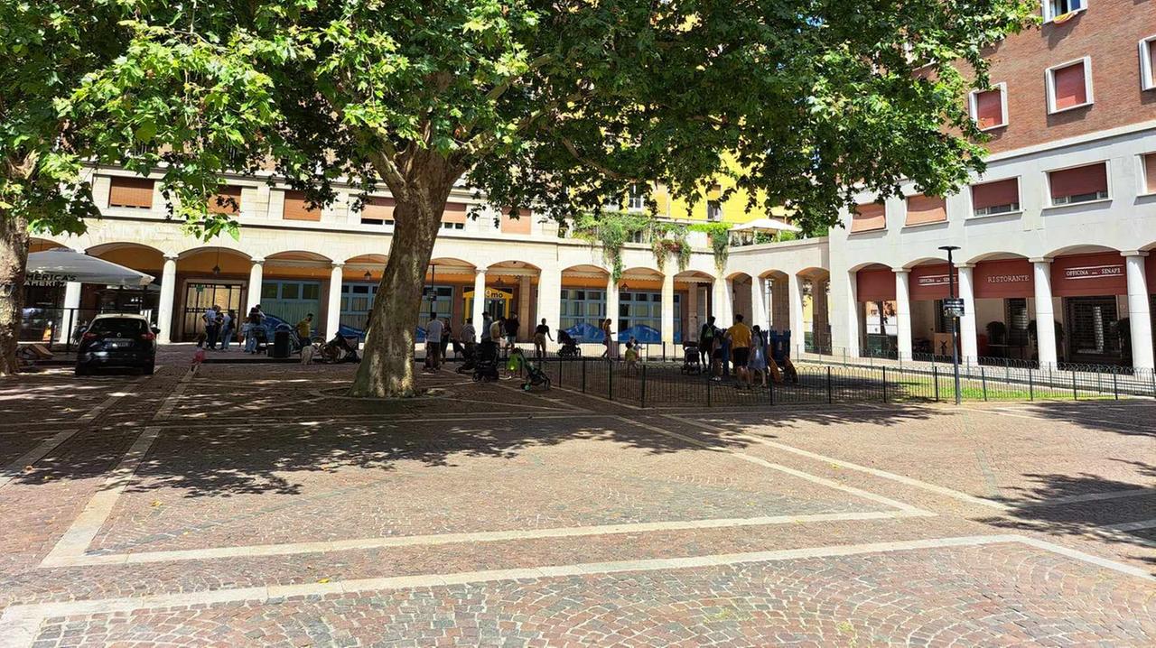 Modena, i commercianti bocciano il centro: allarme sicurezza per nove su dieci