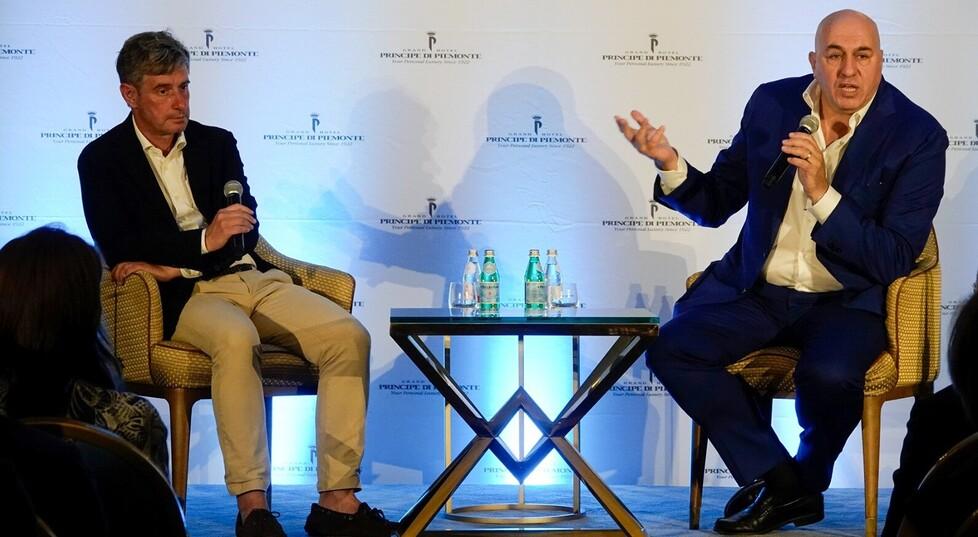 A sinistra il giornalista Stefano Zurlo, accanto a lui il ministro della Difesa, Guido Crosetto (Foto Paglianti)