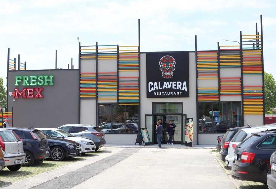 Livorno, su le saracinesche del messicano Calavera: per il ristorante servono 30 persone