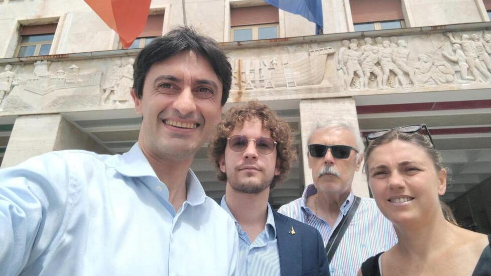 Gli esponenti del centrodestra a Livorno dopo l’incontro in prefettura