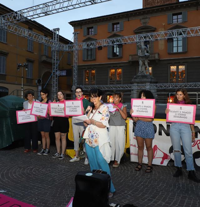 Caso Portanova, le donne in piazza: «No agli stupratori in campo»