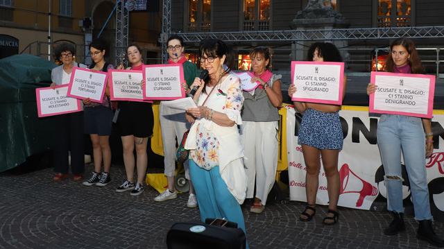 Caso Portanova, le donne in piazza: «No agli stupratori in campo»