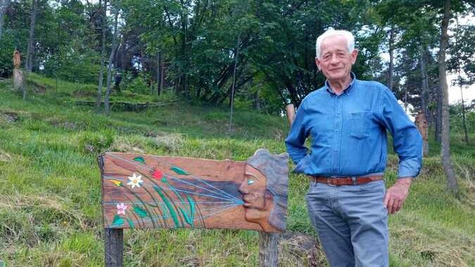 “Al bosc d’la fola” dell’ex veterinario fra natura e scultura