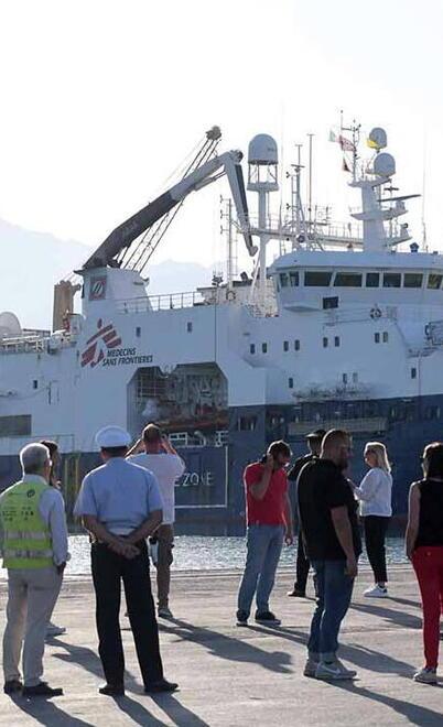 La Geo Barents nel porto di Marina di Carrara