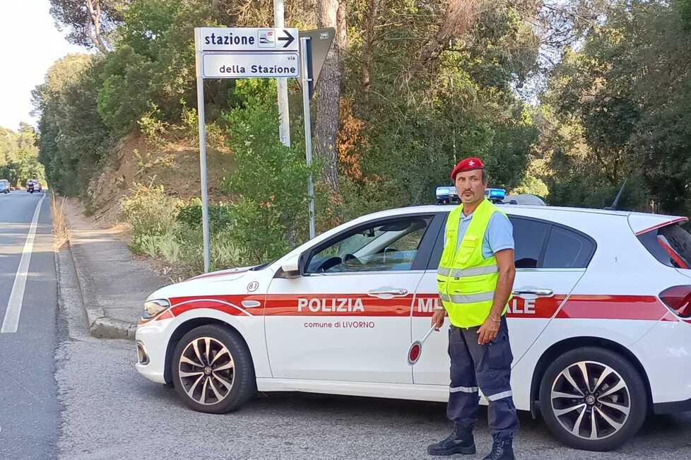 Quercianella, col tir sull'Aurelia: conducente multato e patente ritirata<br>

