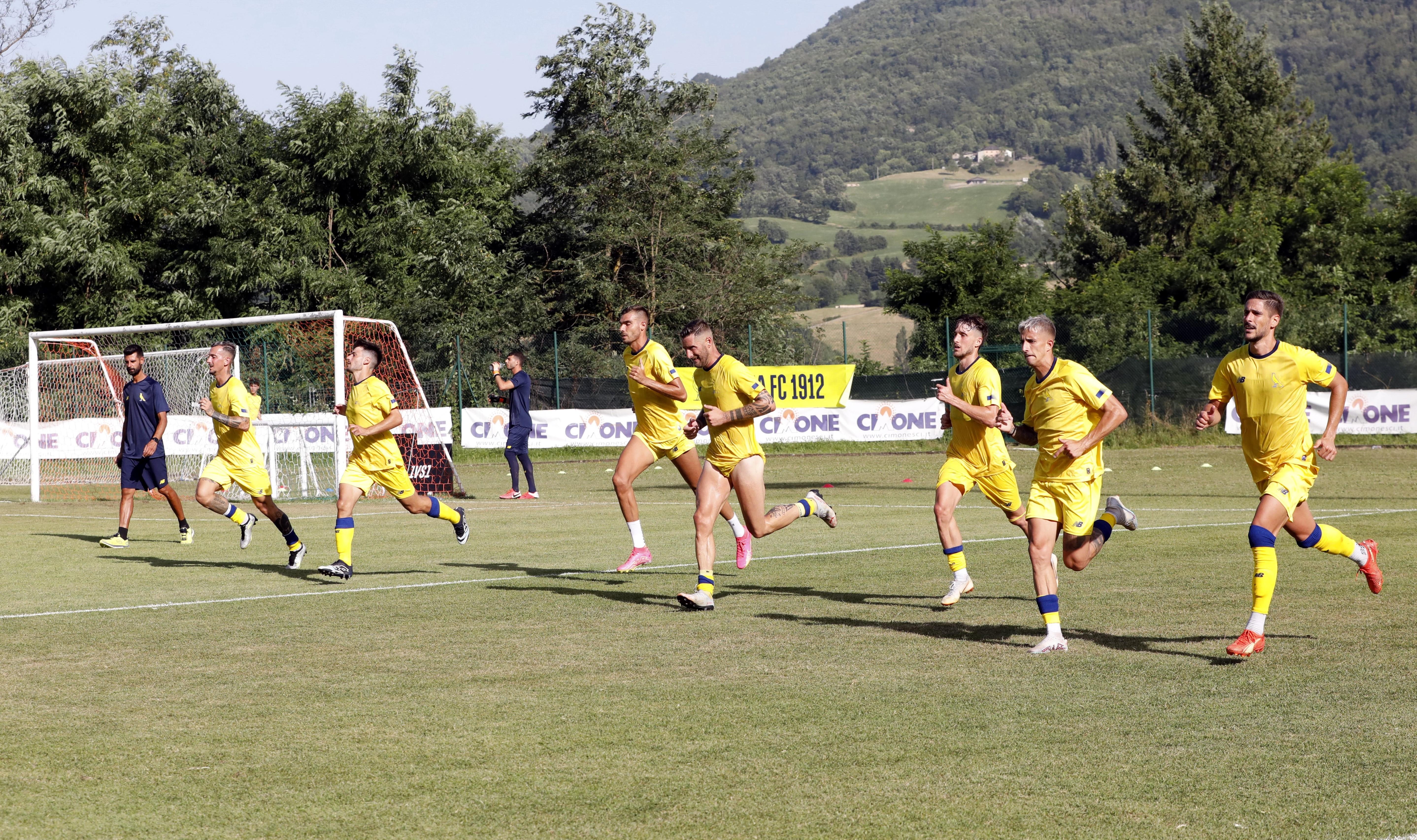 Modena, Bianco mette tutti davanti alla tv Sessioni video come allenamento anti-caldo<br type="_moz" />
