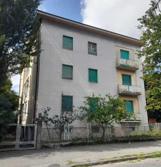 Il palazzo del Demanio in via Diotisalvi