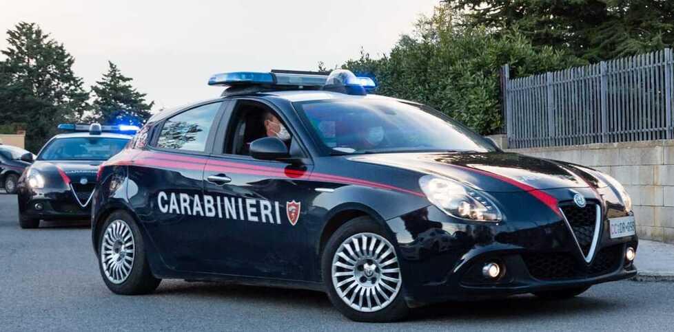Grosseto, finti carabinieri estorcono soldi: nonna di 101 anni sventa il colpo. La telefonata-trappola