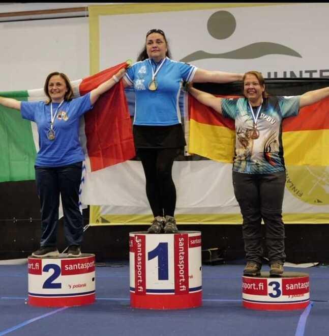 Il podio di Rovaniemi Alessia è a sinistra