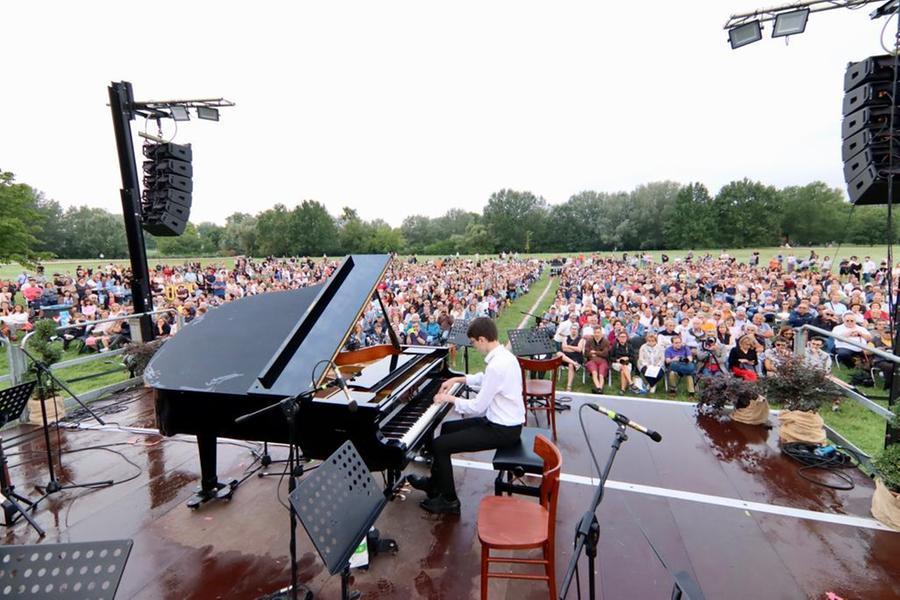 Ferrara, in duemila all’alba per la riapertura del parco Urbano