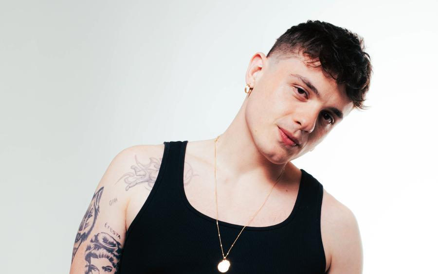 Il rapper Olly sbarca in Sardegna