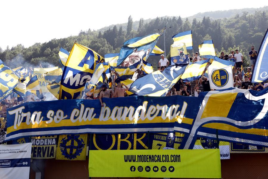 A Fanano il calore di mille tifosi per il Modena