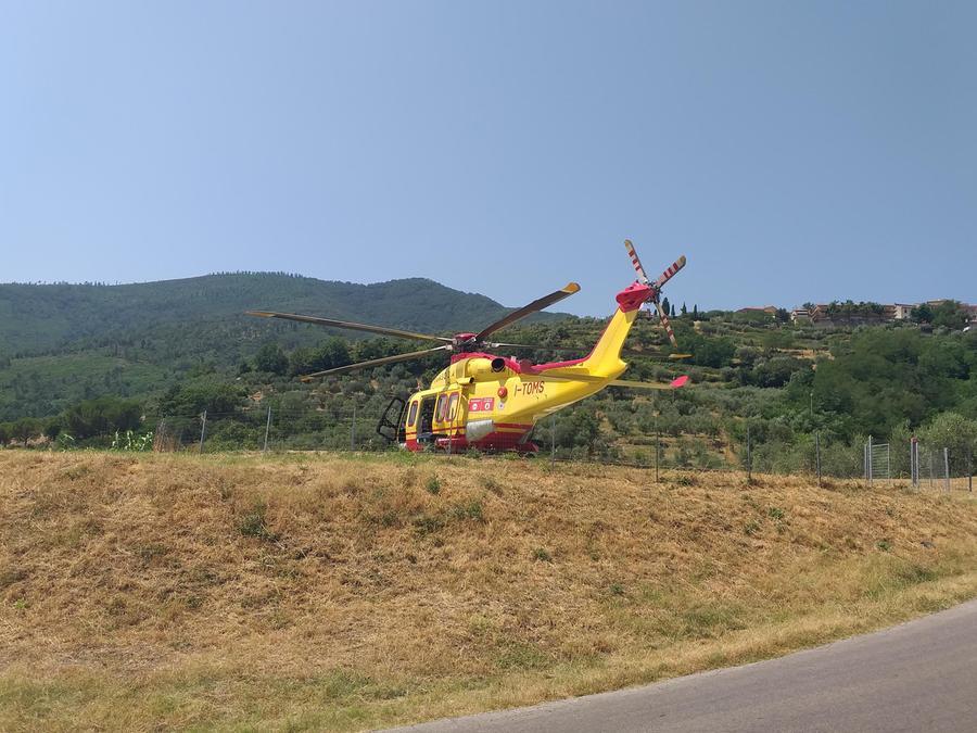 Con la moto contro un sasso, gravissimo l’imprenditore Claudio Orrea