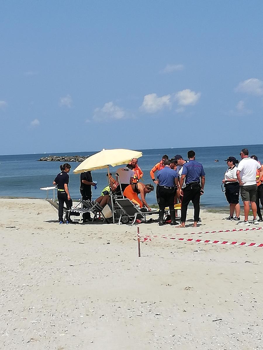 San Felice, muore in mare vicino agli scogli