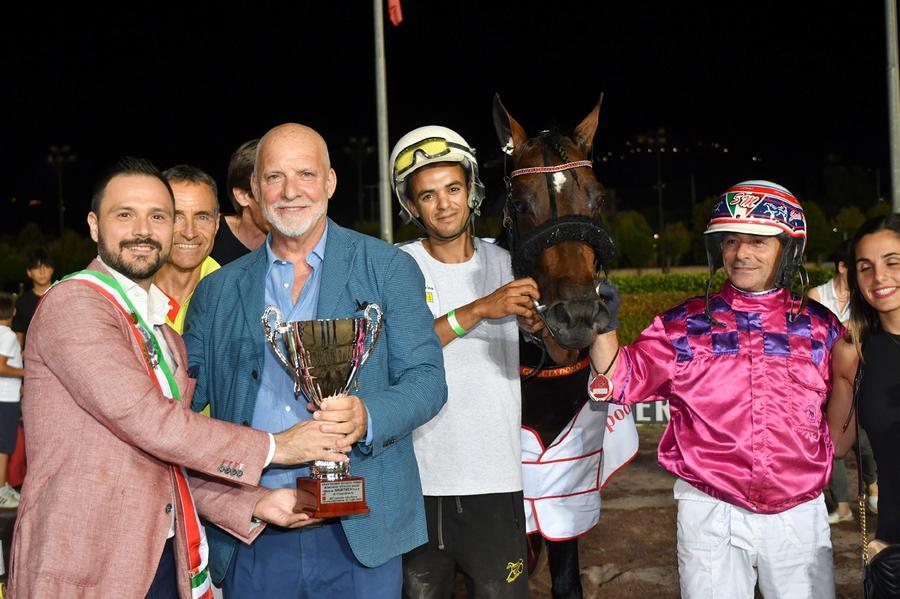 Edy Gio accende la notte del Sesana: è suo il Gran premio delle Terme