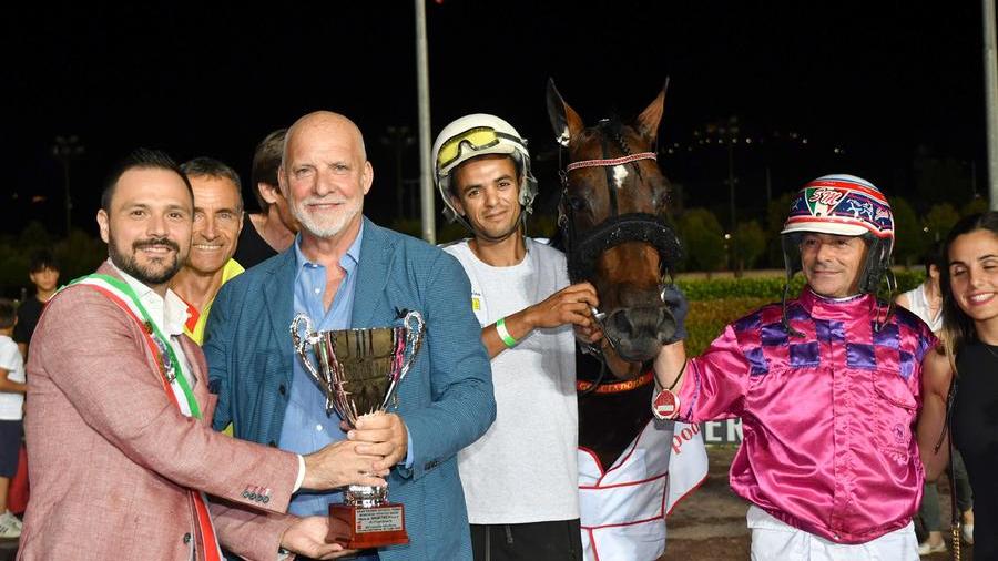 Edy Gio accende la notte del Sesana: è suo il Gran premio delle Terme