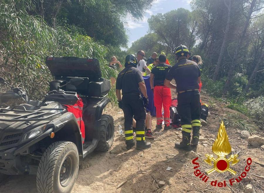 Madre e figlio in quad precipitano in un dirupo a Santa Teresa: in ospedale a Olbia con l’elisoccorso