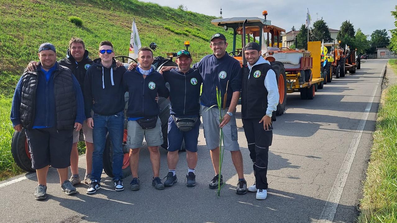 Da Carpi a Rimini a 20 chilometri orari: l’impresa in trattore