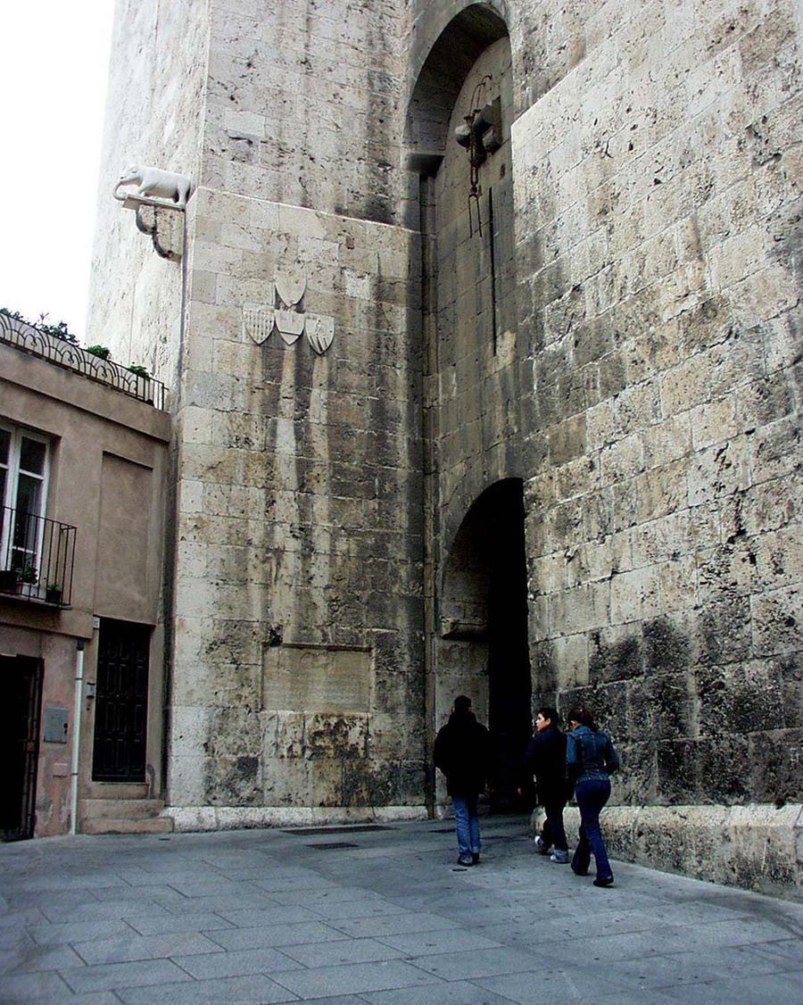 Troppo caldo, chiusa a Cagliari la Torre dell’Elefante: le visite riprendono mercoledì 26 luglio