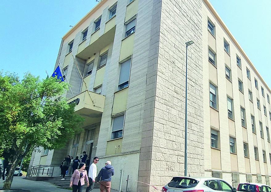 Nuoro, in Comune mancano i climatizzatori: il consiglio si tiene in videoconferenza
