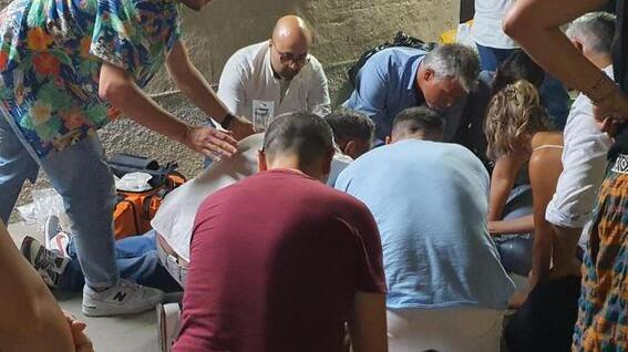 Pavullo. Nozze tra medico e infermiere del 118, ospite in arresto cardiaco: salvato