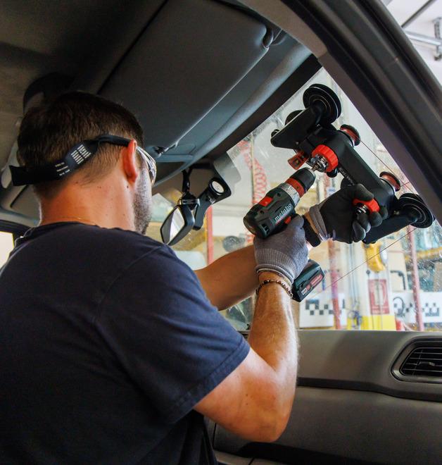 Danni da grandine. Migliaia in fila per un vetro, l’attesa è di due settimane<br type="_moz" />
