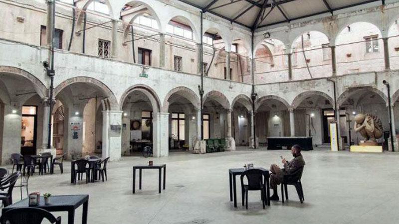 Mercato del Carmine, il Comune di Lucca consegnerà il cantiere con le attività dentro