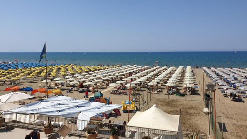 Mazzata, cambiano le regole sulle ferie e i consumi: «Aumenta il mordi e fuggi»
