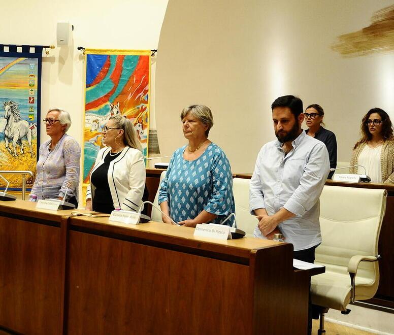 Cecina, sindaco trovato con la cocaina: consiglio al vetriolo sulle mancate dimissioni ma passa la linea del Pd