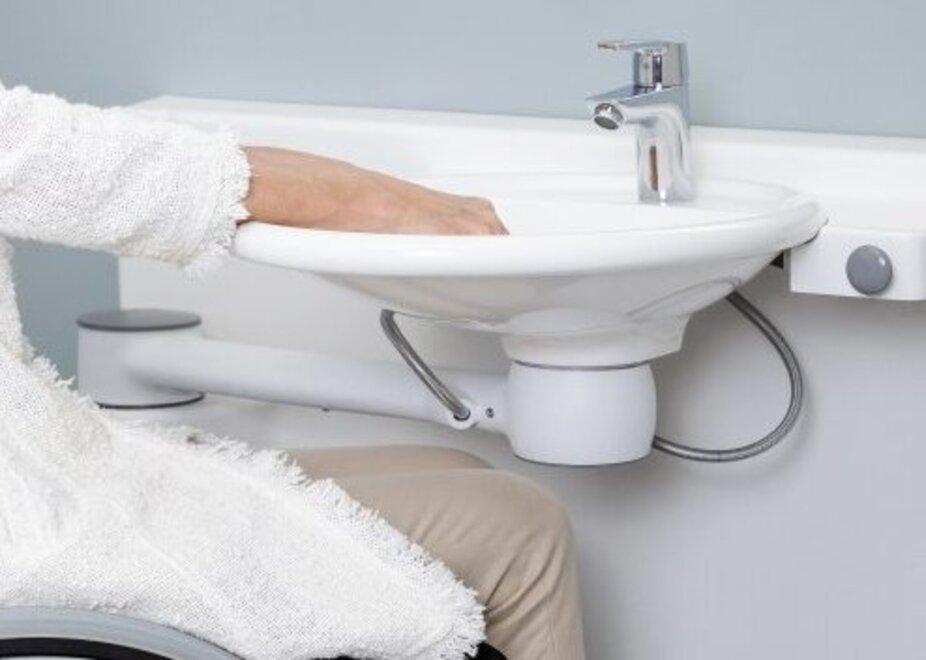 Pisa, bimba rompe il lavabo nel locale e i genitori chiedono i danni al titolare: ma vengono condannati a risarcire il ristoratore<br>
