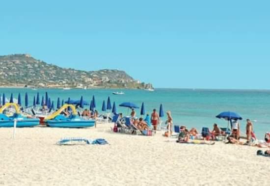 Malore per il gran caldo: l’insigne grecista Ugo Criscuolo muore sulla spiaggia di Geremeas
