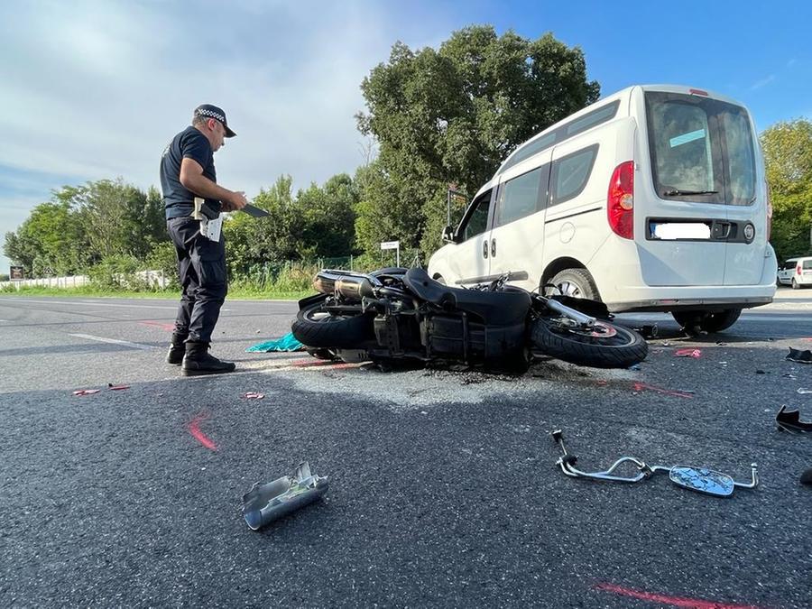 Ferrara. Scontro Tra Scooter E Auto, Giovane Muore Sul Colpo Gazzetta ...