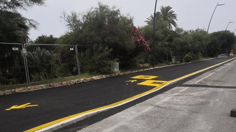 Livorno, ecco la striscia di bitume ai 3 Ponti: «Ma metteremo granito rosa»<br>