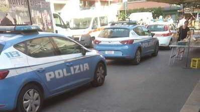 Livorno, dà in escandescenze al mercato per due mattine di seguito: «Ha preso anche a calci un cane»