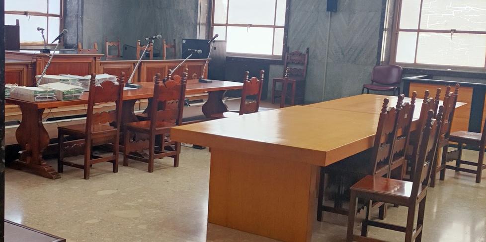 Ruba portafogli nell’aula d’udienza a Sassari: indagato un praticante avvocato