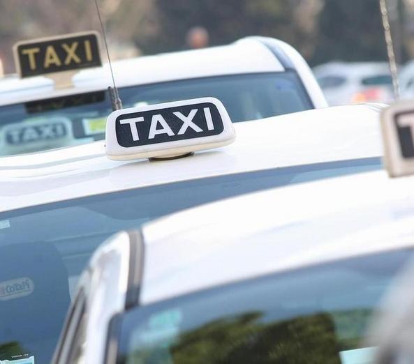 Rivoluzione taxi a Modena: 11 nuove licenze, aumenti del 10% e ora pos obbligatorio<br>
