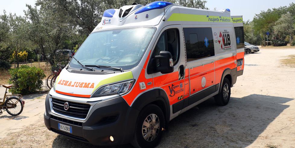 Modena. Cade dal quarto piano mentre lavora, ferito un operaio di 24 anni: è grave