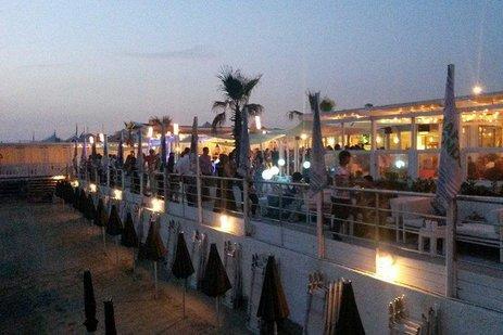 Bagno Pia, i giudici "salvano" la terrazza