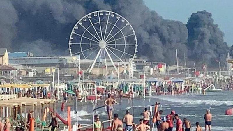 Viareggio, il magazzino in fiamme: danni per un milione di euro. L’amarezza del titolare: «Qui è terra di nessuno»
