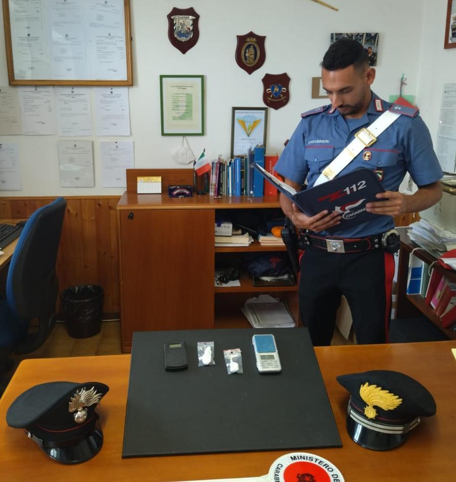 Spaccia cocaina alla festa della birra, denunciato
