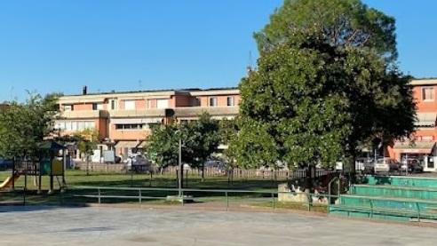 Massa e Cozzile, diverbio al parco del Gusci: giovane colpito con una bici