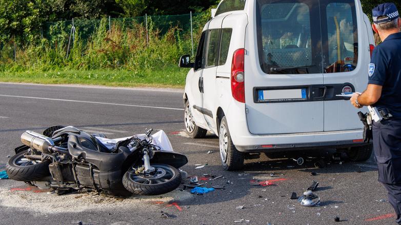 Schianto fatale, «siamo sconvolti» Fabrizio, una vita in Mediaworld