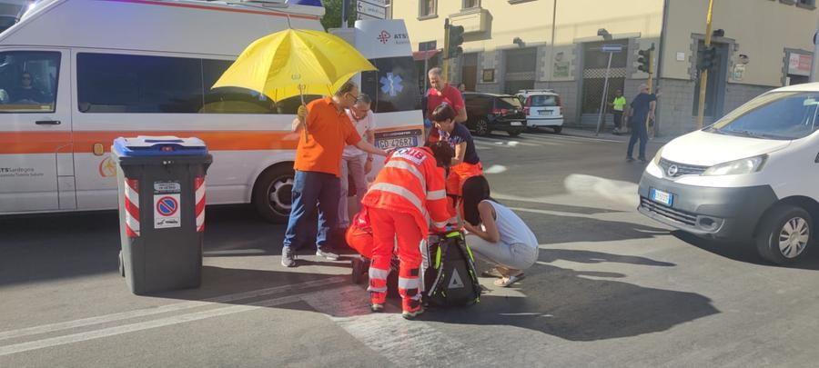 Sassari, prete investito in via Asproni