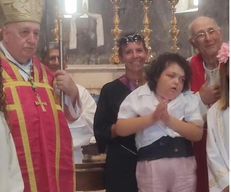 La cresima di Martina, combattente speciale di 14 anni. La mamma: «Vi racconto la battaglia di mia figlia»
