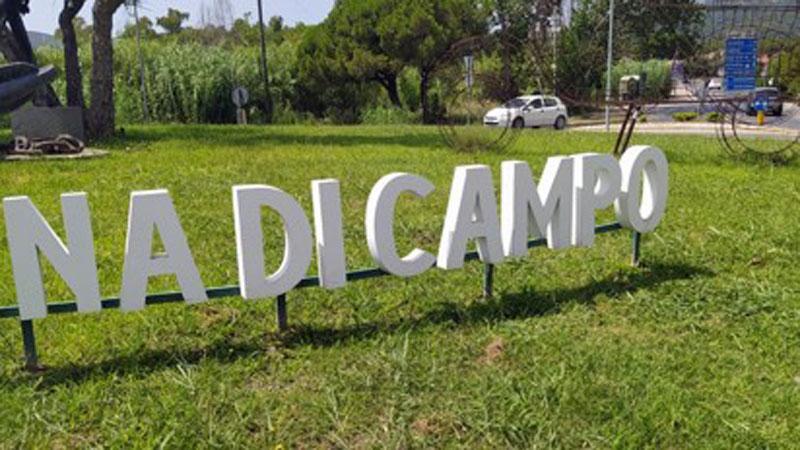 Rubano la «O» di Marina di Campo e la riconsegnano con una lettera
