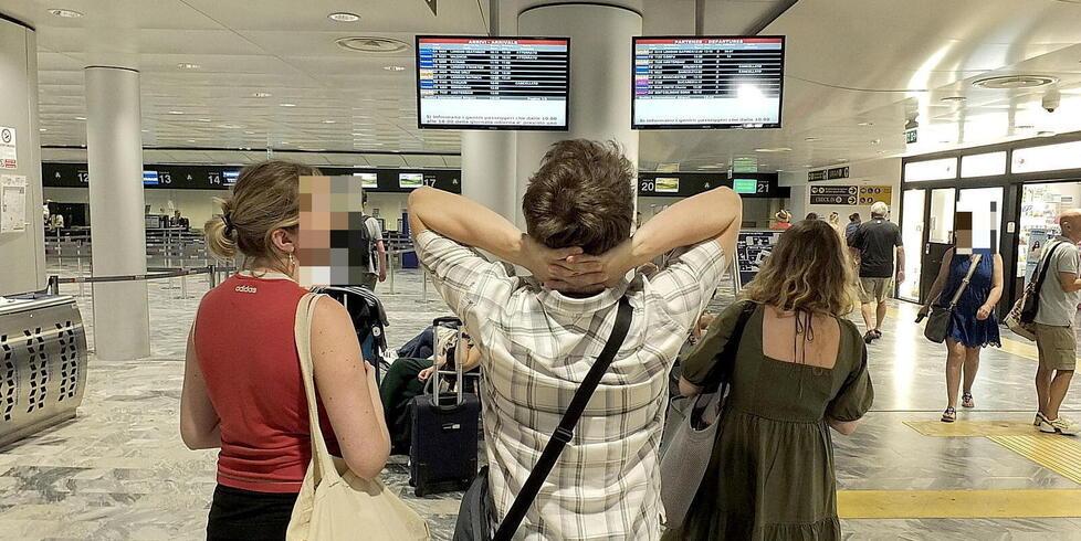 Pisa, rischia di perdere l’aereo e diffonde un falso allarme bomba