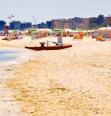 Modenese palpeggia due bimbe in spiaggia a Misano: arrestato un 46enne<br type="_moz" />
