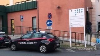 Livorno, all'ospedale le sfilano il bancomat poi prelevano 2.500 euro<br>
