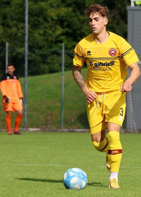 Rizza e la serie B a 20 anni: «Duro il debutto tra i professionisti. Ora sogno l’Inter e tifo Livorno»