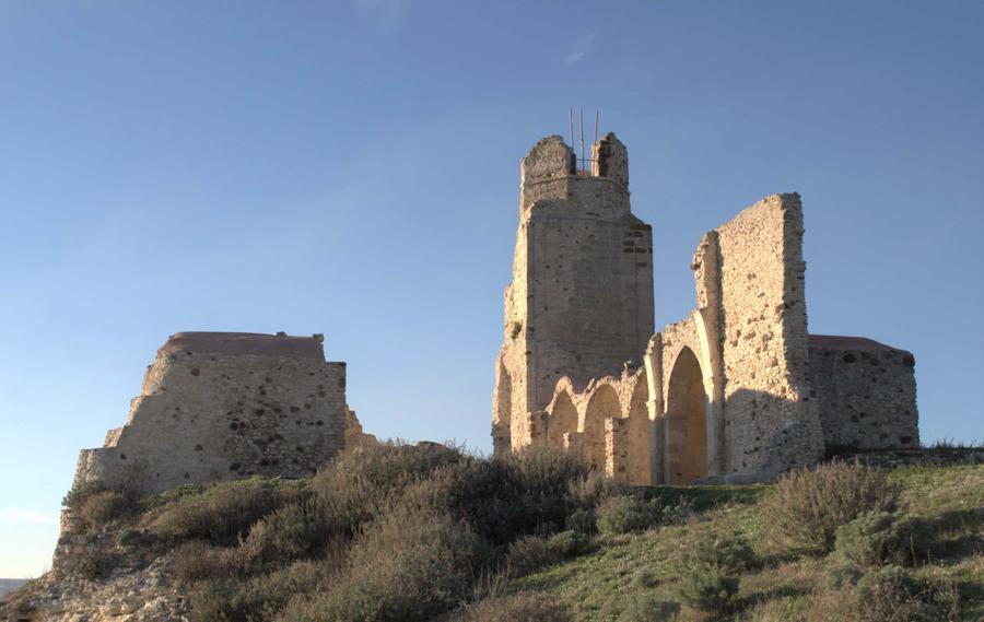 Rovine del castello di Chiaramonti sul colle di San Matteo